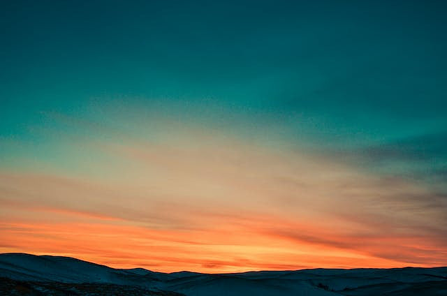 An image of the horizon at sunrise.