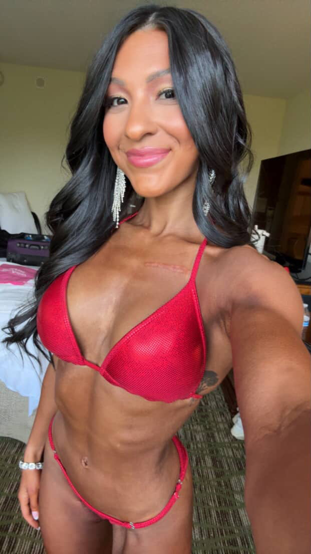 Quick Ship - Holo Red Fit Model Suit (FM-009)