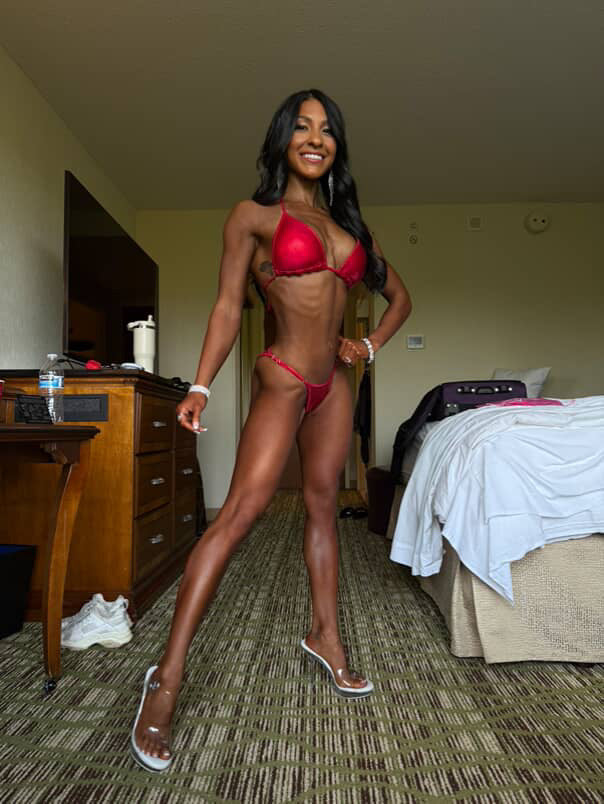 Quick Ship - Holo Red Fit Model Suit (FM-009)